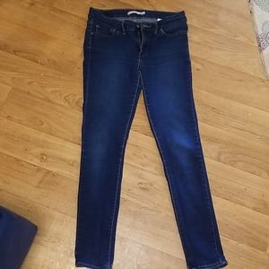 Levi Strauss & Co  711 Skinny 28